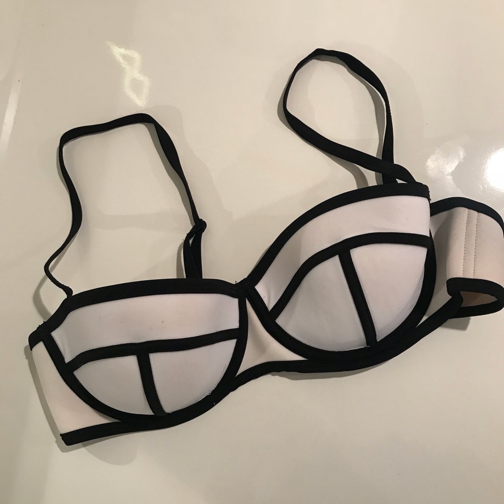 Triangl black and white classic bikini top